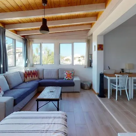 Lejlighed Sunny, Cosy And Relaxing Loft